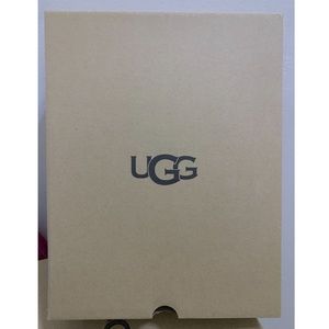⭐️SOLD⭐️ UGG Box